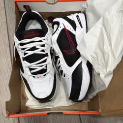 Nike Air Monarch IV (4E)