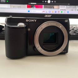 SONY NEX F-3 Mirrorless Camera