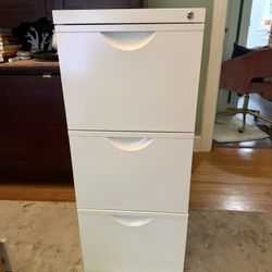 Like New Filling Cabinet (keys Included) 