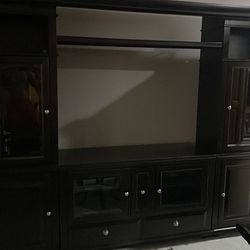 Entertainment center cabinet