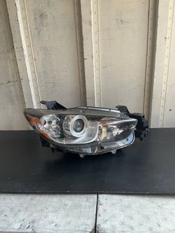 2013 - 2016 MAZDA CX-5 - RIGHT SIDE HEADLIGHT OEM