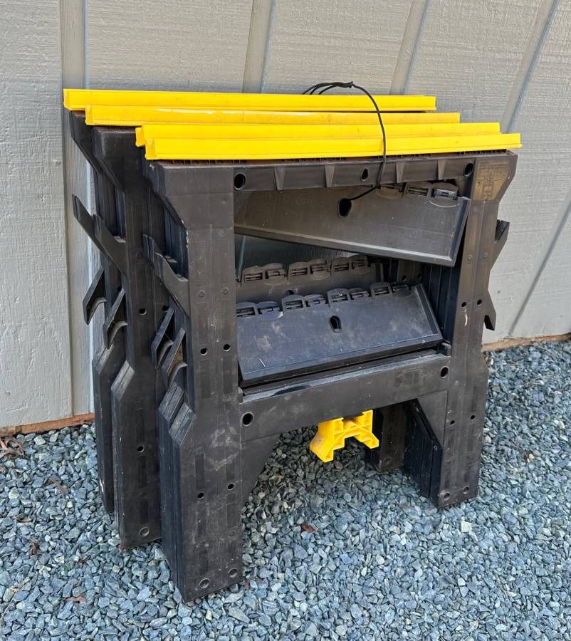 Heavy Duty Plastic Folding Sawhorse 4 Pc