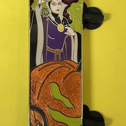 Disney Pins WDI Holidays Halloween Evil Queen Pin LE 250