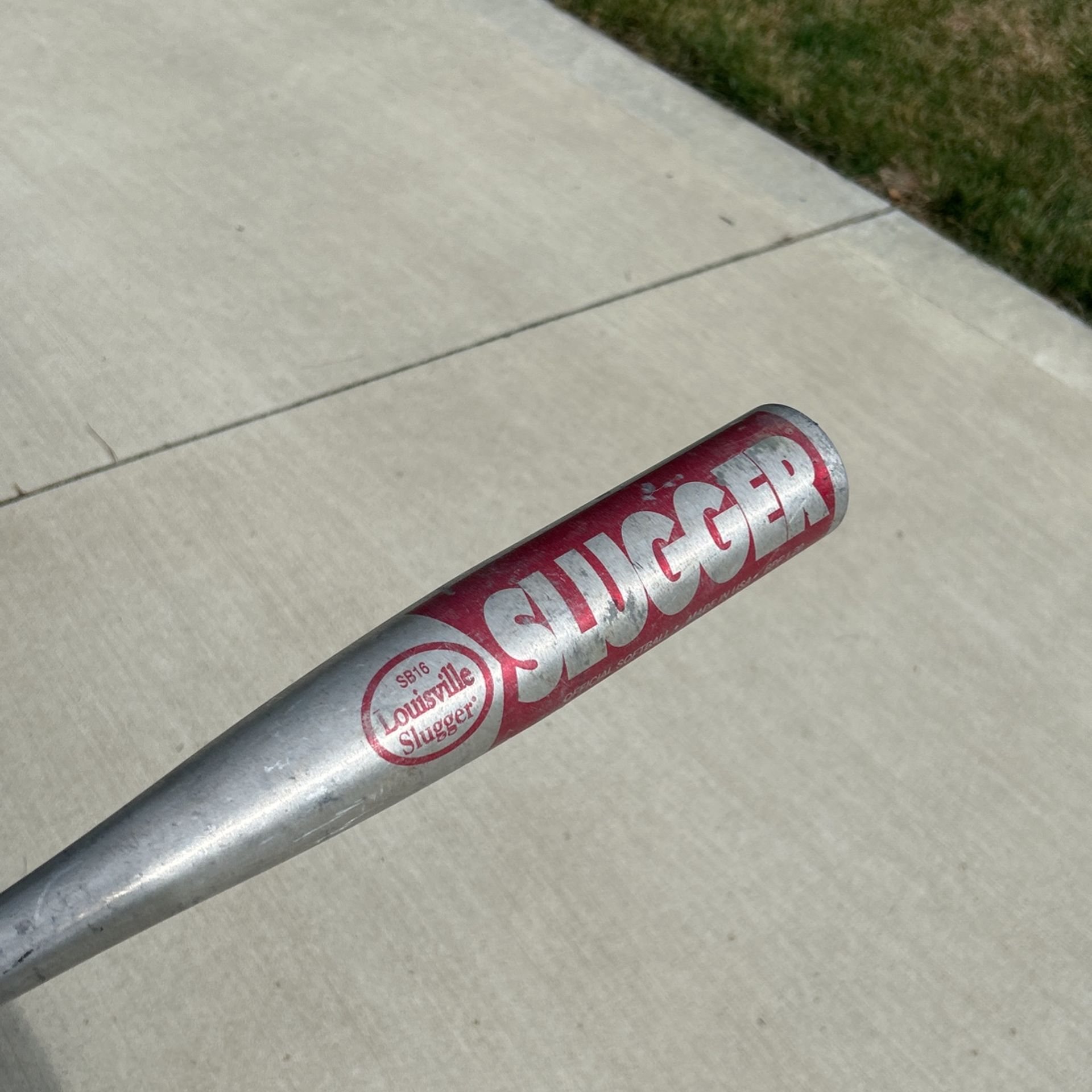 Louisville Slugger Softball Bat 27 Inch 19 Ounce