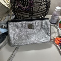 kennet cole como nueva es wallet y cruzada 