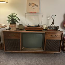 Vintage TV Set/ Record Player 