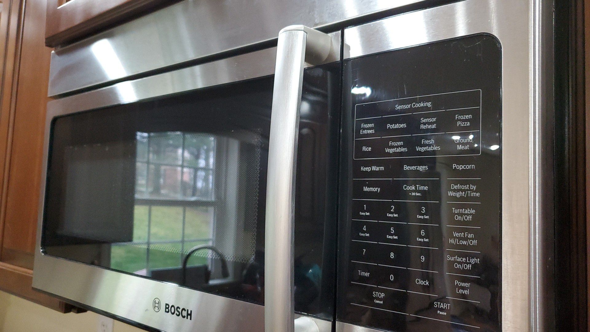 Bosch- 500 Series 1.7 Cu. Ft. Over-the-Range Microwave - Stainless Steel