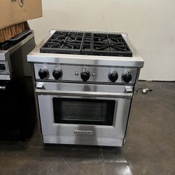 Wolf 30”Wide Gas Range Stove In Stainless Steel 4 Burners 