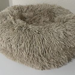 Small Fluffy Pet Bed 