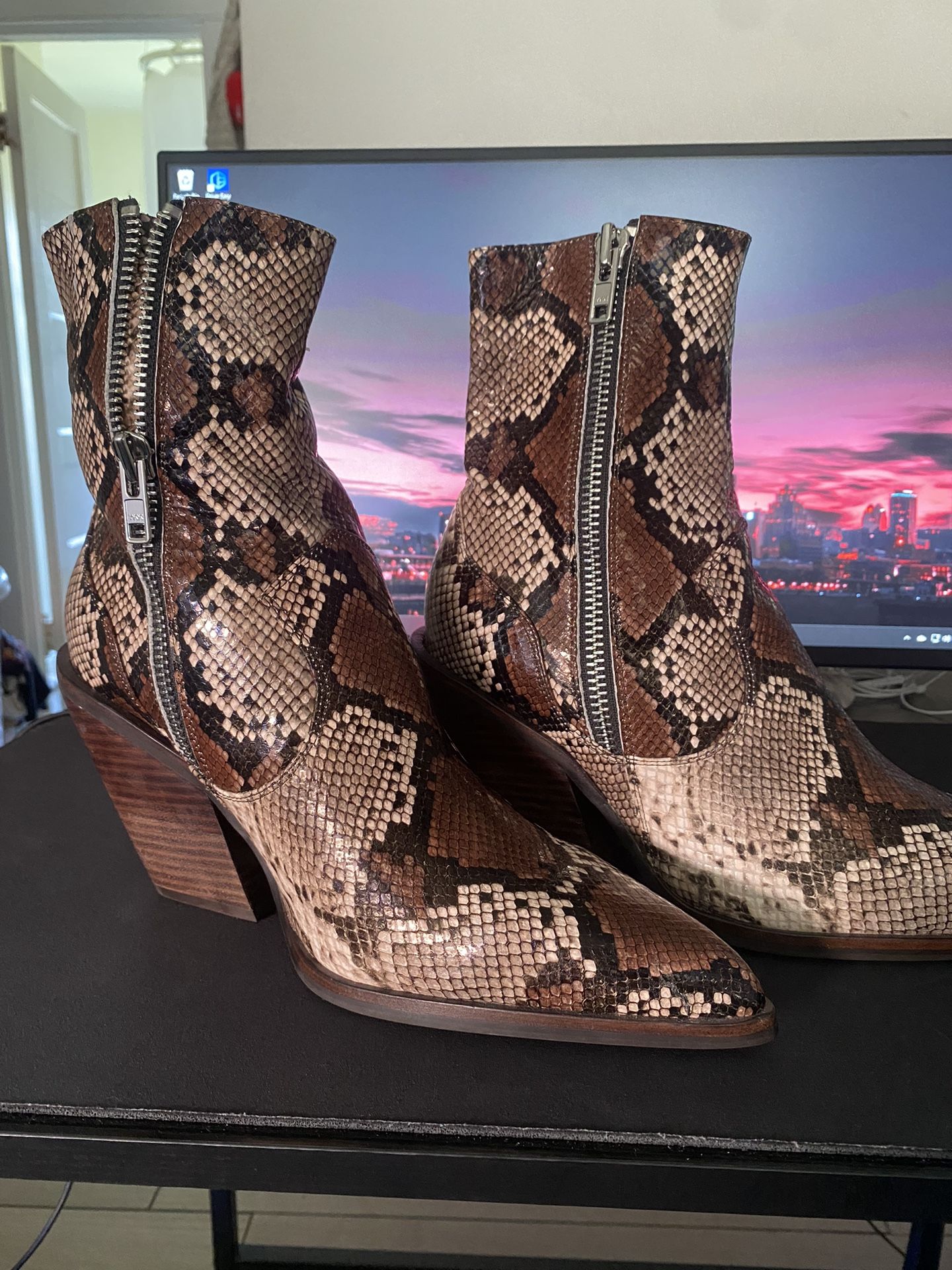 GINA Rattle SYRO boots