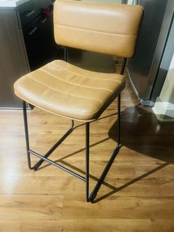 Bar stool