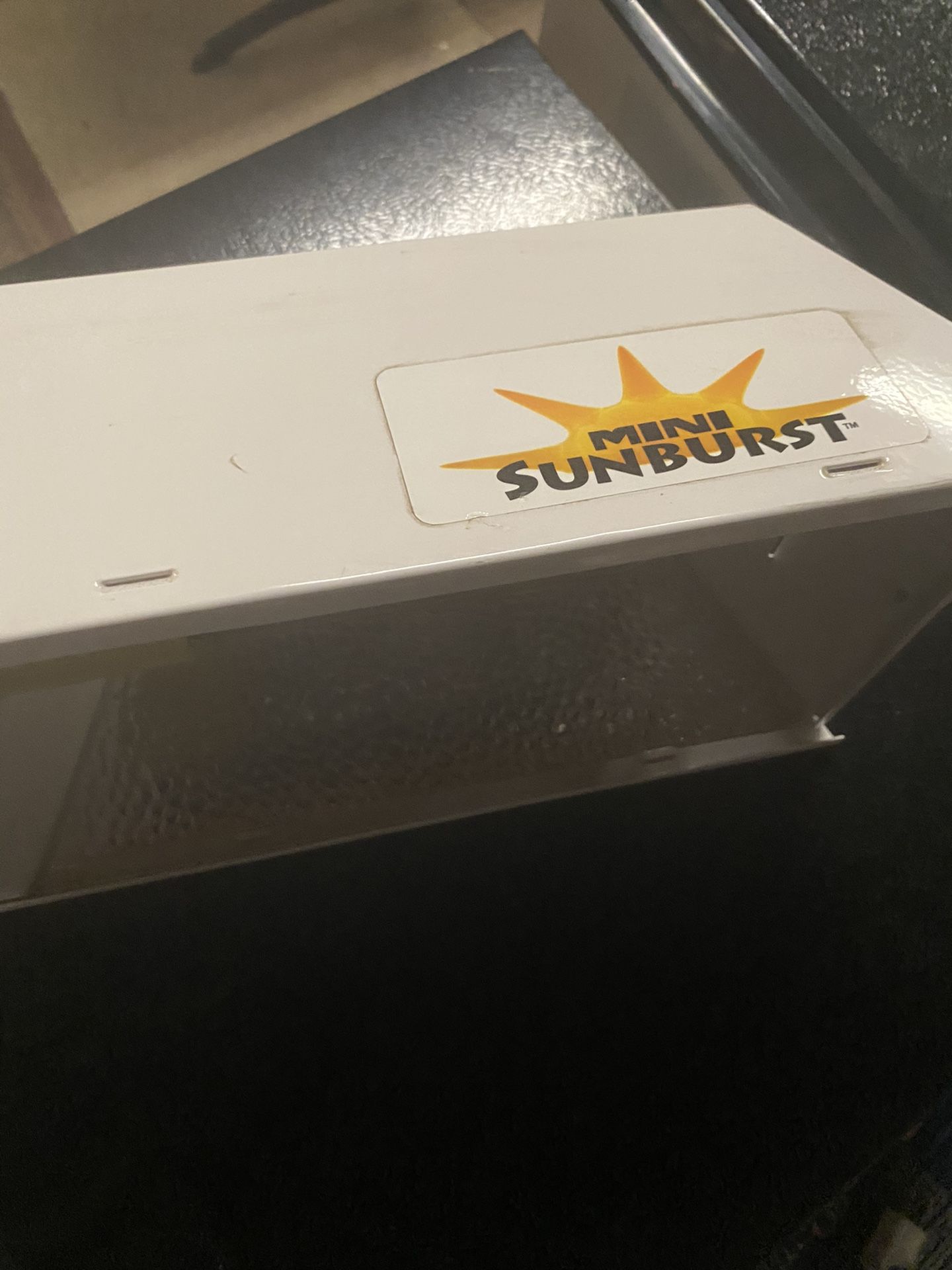 Mini Sunburst Marijuana,Vegetable,,Grow,Plant,UV, Weed Light, Like New , 2 Of Them