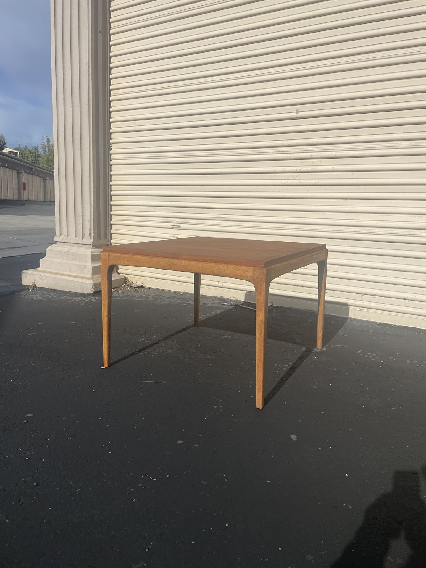 Mid Century Modern End Table By Lane