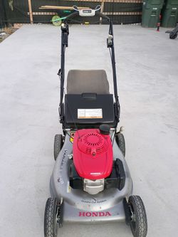 HONDA HRR-216 LAWNMOWER