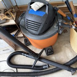 RIDGID 9 Gallon Wet/Dry Shop Vacuum – Works Great