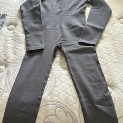 Grey long sleeve ribbed jumpsuit #jumpsuit