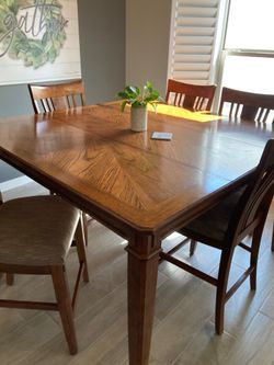 High quality table and chairs