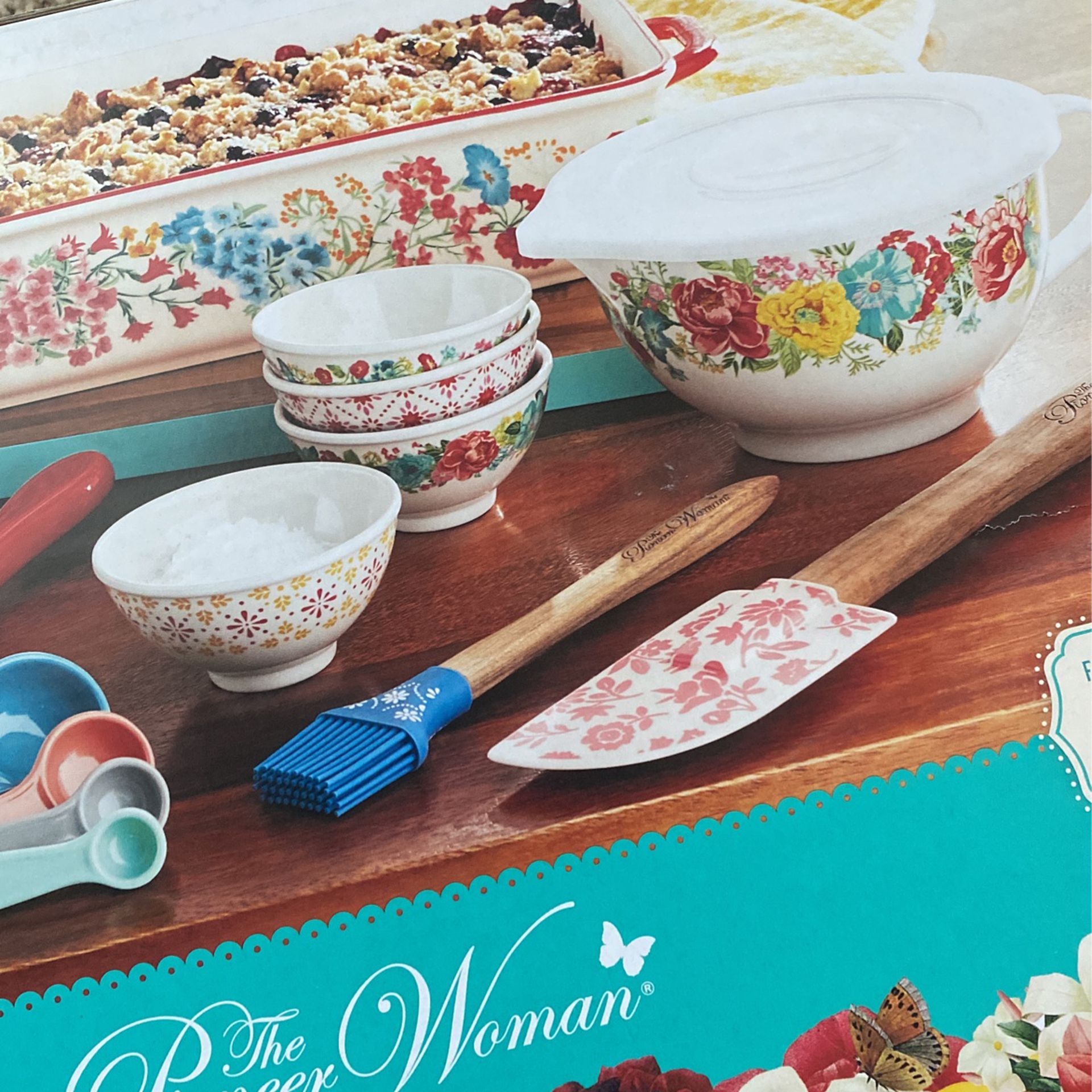 Pioneer Woman 20 Pc Baking Set for Sale in Lacey, WA - OfferUp