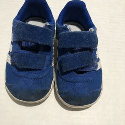 Kids Adidas Size 4