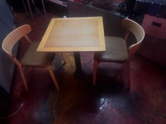 Café table and chair