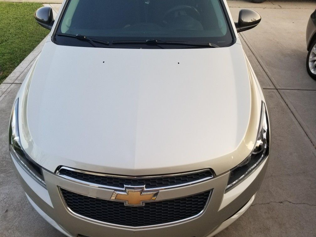 Hood only off 2014 chevy cruze LT