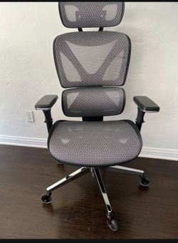New Assembled Nouhaus Ergopro Ergonomic Office Chair With 4D Arms And Roller Blade Wheels