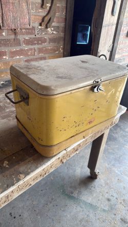Vintage Metal ice chest