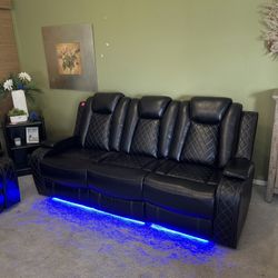 Entertainers Reclining Couch. 