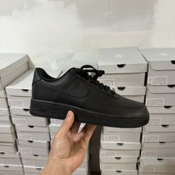 Nike Air Force 1 Black