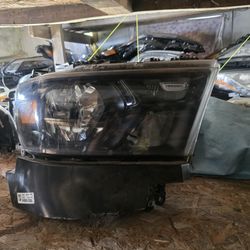 2019 2021 Dodge Ram1500 Passenger Oem Black Housing Headlight 