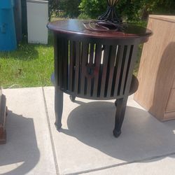 Dark Espresso Brown Wooden Side Table In Great Condition!!!