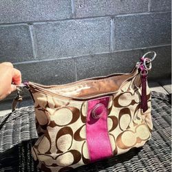 Coach Bag $60 In Good Conditions 