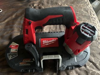 Milwaukee M12 Sub-Compact Cordless Band Saw