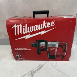 Milwaukee SDS-MAX Demolition Hammer