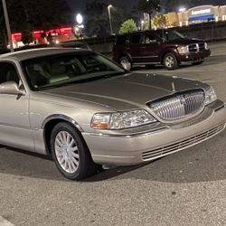 Lincoln Town Car Signature 2003 117,000 Miles 