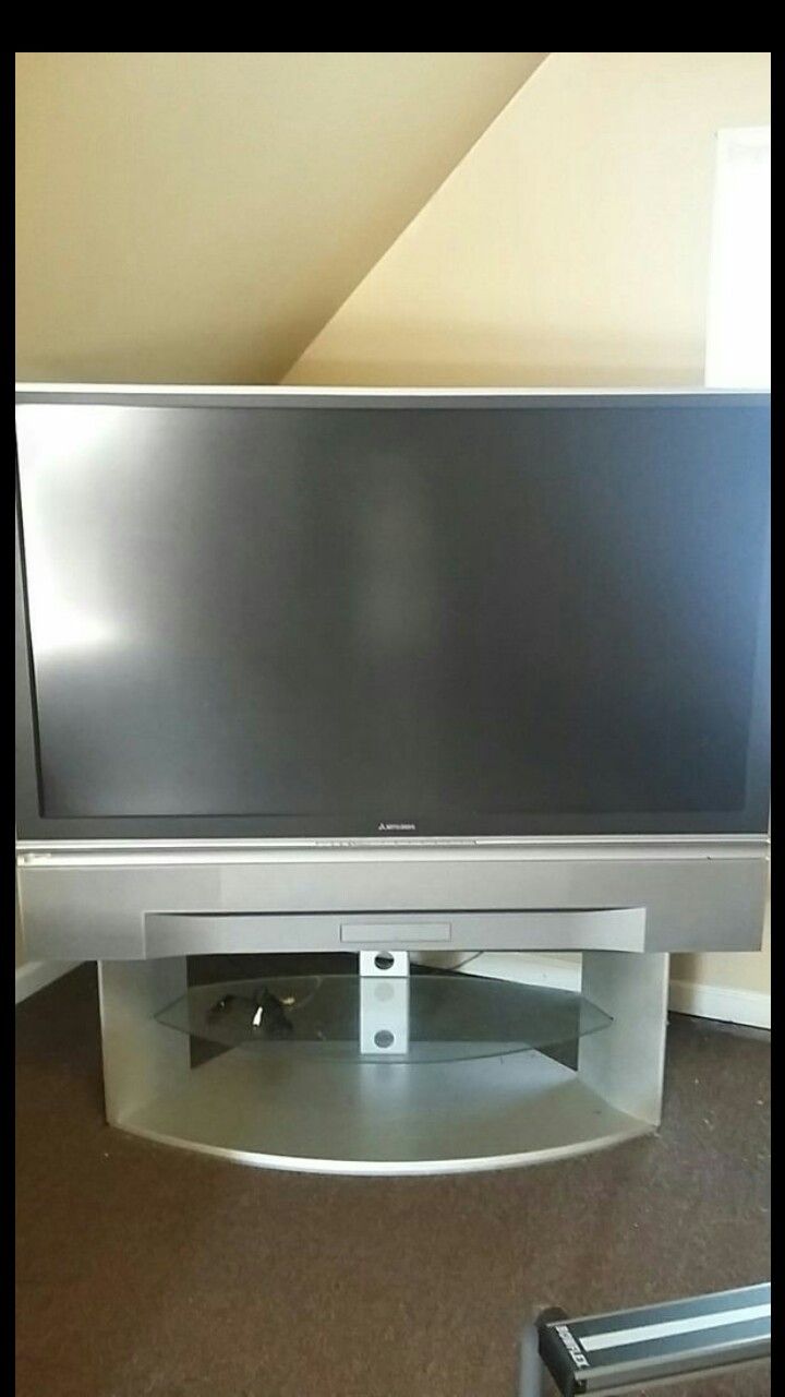 Mitsubishi 65 inch projection TV has brand new bulb $50 or best offer