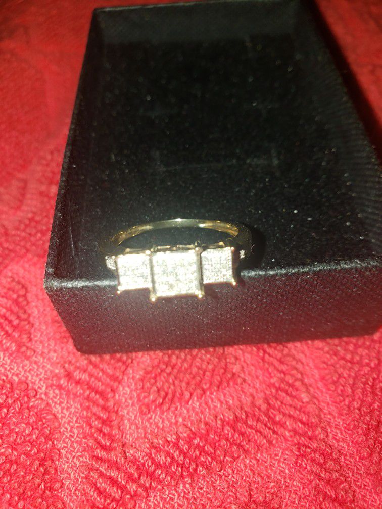 Women's 10K Gold Diamond Anniversary Ring