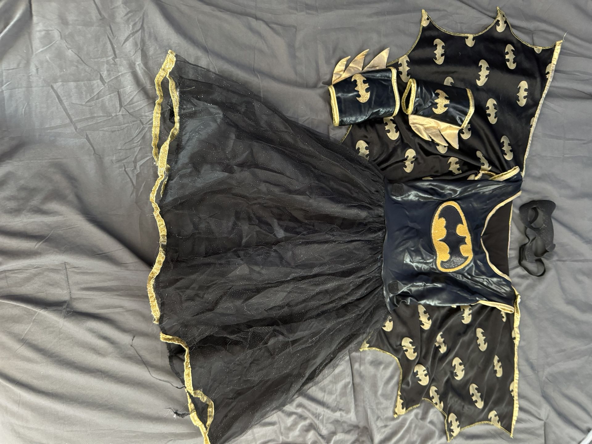 Costco Girls Batgirl costume - includes dress, removable cape, cuffs, mask and belt