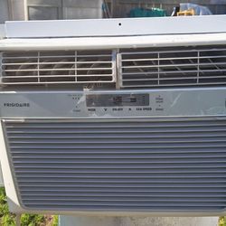Air Conditioner  - 10,000 BTU Window Unit AC,  Digital,  energy saver mode, Excellent Working 