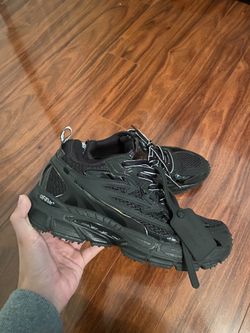 off-white “be right back”