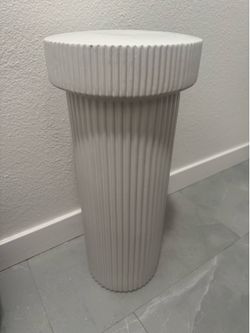 West elm pedestal table