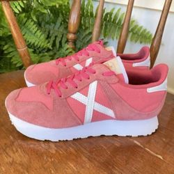 Munich Berneda Ladies Sneakers Size 8.5 And 9.5 Available 