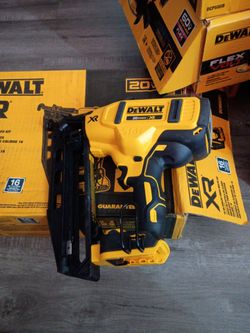 DeWalt 20V MAX XR 16GA Finish Nailer