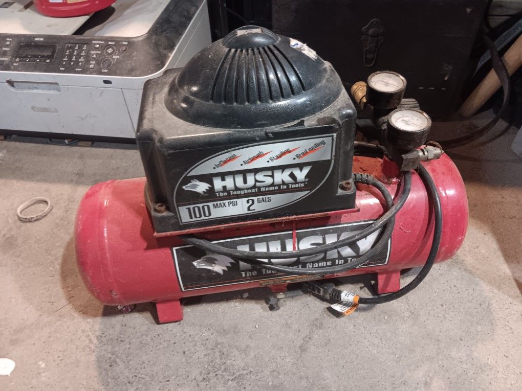 2 Gal Husky Air Compressor 