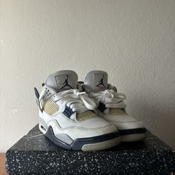 Jordan 4 Midnight Navy