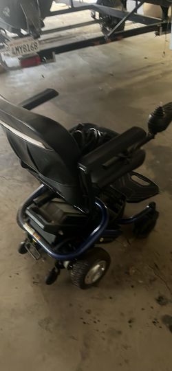 Electric wheelchair/scooter!