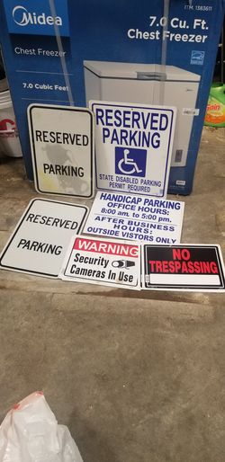 Parking signs /anuncios de estacionamientos