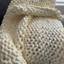 YNM Knotted blanket 60 X 80 NEW 