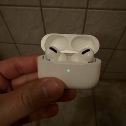 Apple air pods 1st gen wireless charging case - transparency mode
