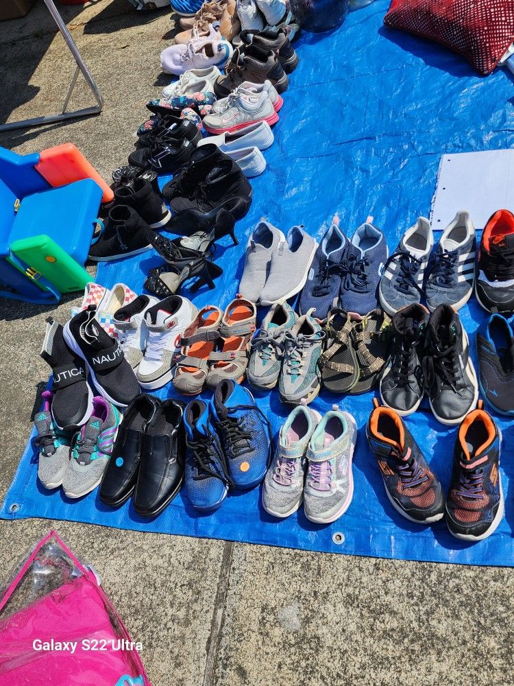 Multi Family Garage Sale *Tons Of Great Stuff*
